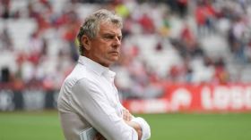 غوركوف قضى فترة الصيف وحيدا مع الكلاب!