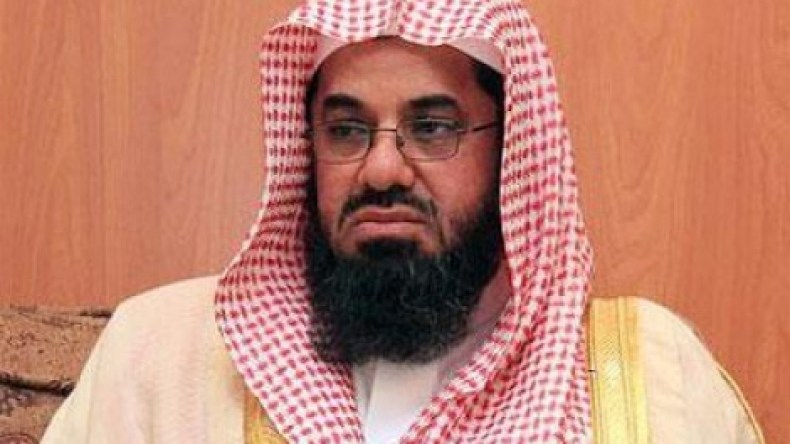 إمام الحرم المكي يهاجم تصريحات علي جمعة