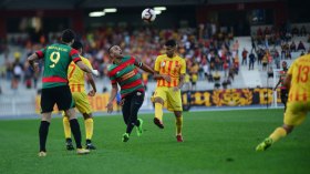 كورونا تهدّد 100 ألف لاعب جزائري في حال استئناف المنافسة