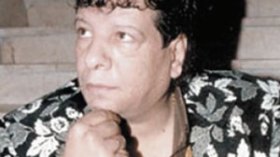 سأزور الجزائر وأغني لها لأنها مدرسة المقاومة