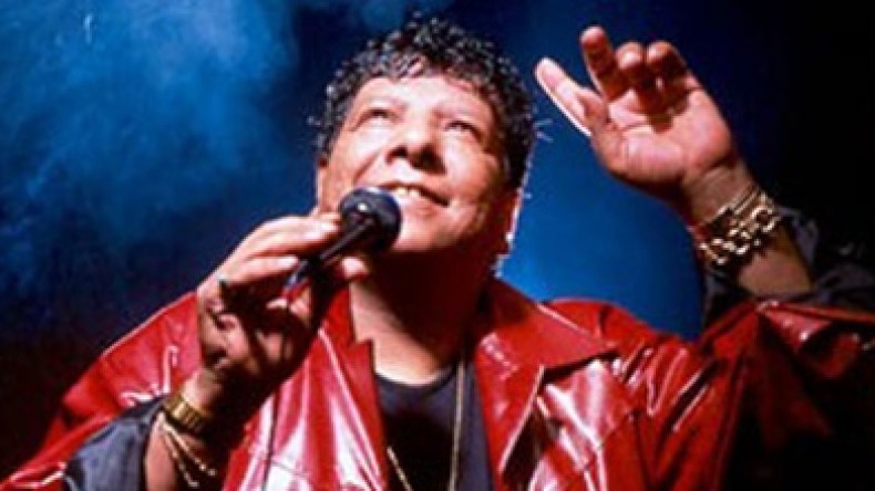 شعبولا يتحدى مبارك ويغني لغزة متوقعا اتهامه بالانضمام للقاعدة