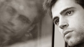 حاضري يملؤه الضباب ومستقبلي ينتظره السواد