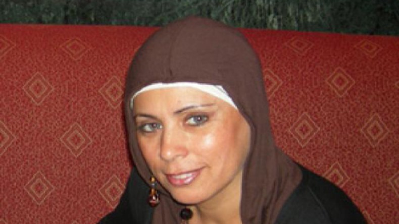 الشابة يمينة تعتذر عن حفل “عيد المرأة” وتتحول إلى ضحية ومتهمة في نفس الوقت