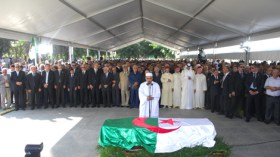 جنازة رئاسية مهيبة لمحبوب الجزائريين