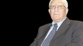 هذا ما دار خلف جدران إقامة الرئاسة يوم رحيل الشاذلي
