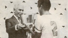 بوتفليقة يريد معادلة رقم الشاذلي بن جديد في كأس العالم