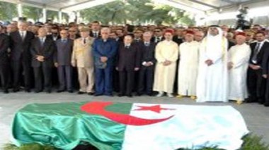 Chadli Bendjedid inhumé au Carré des Martyrs du cimetière El-Alia