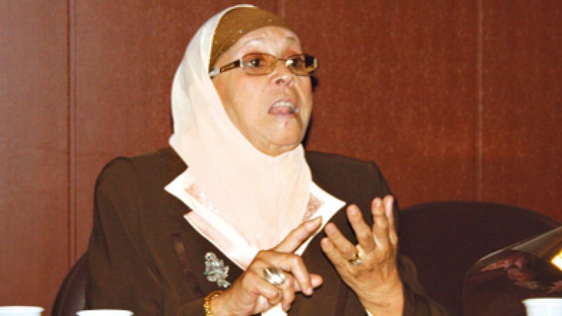 شافية بوذراع للشروق لو يدرك الشباب ما أذقتنا فرنسا من ذل لما تمنوا عودتها أبدا