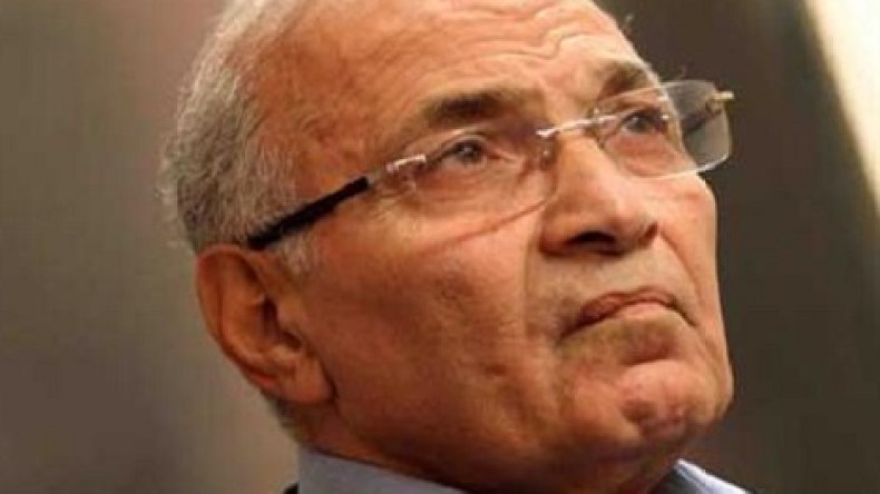 القضاء المصري يأمر بتوقيف أحمد شفيق