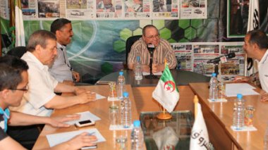 Chafiq Mesbah au forum de Echorouk: Zeroual l’unique successeur, l’armée seule garante