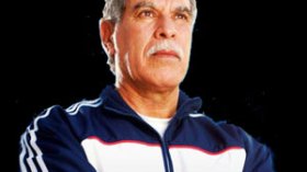 هروب،‭ ‬شجارات‭ ‬وتشابك‭ ‬مع‭ ‬الأنصار‭ .. ‬وشحاتة‭ ‬حاضر‭ ‬من‭ ‬أجل‭ ‬المال