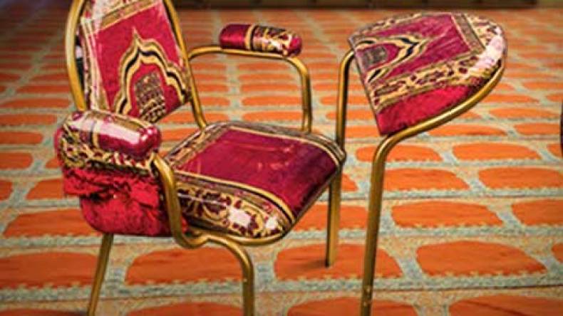 ظاهرة الصلاة على ألكراسي تغزو المساجد