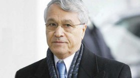 شكيب خليل يتوقع ارتفاع أسعار النفط نهاية السنة ويطمئن الجزائريين