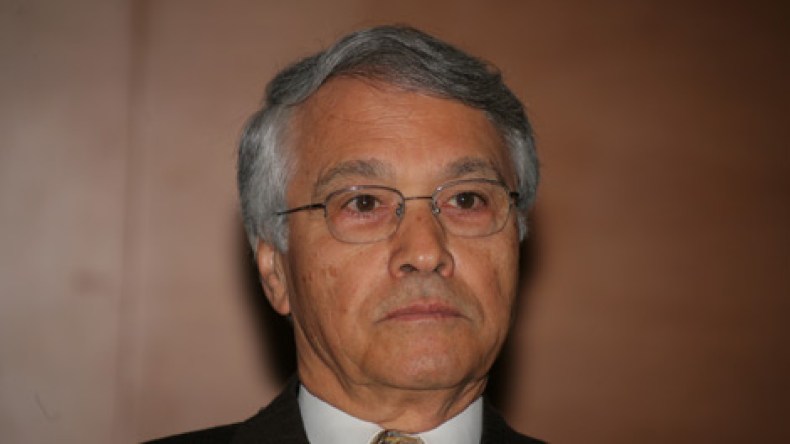 شكيب خليل اكتتب أملاكه وعقاراته لعائلته بوهران