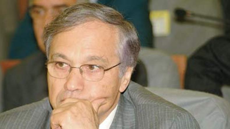 الجزائر تتكبد خسارة مزدوجة من تراجع أسعار النفط والدولار