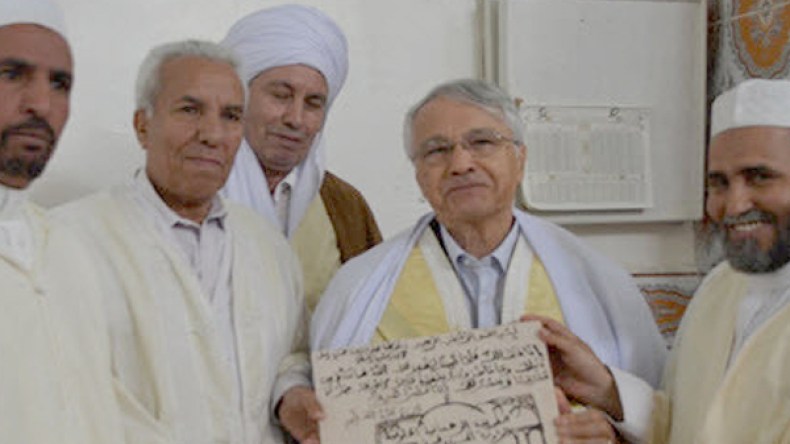 زاوية تحضر لتكريم شكيب خليل بباتنة
