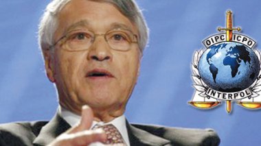 Rectification de l’erreur du mandat d'arrêt contre Chakib Khelil