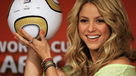 ميسي، نيمار، فالكاو وبيكي يشاركون شاكيرا أغنيتها الرسمية للمونديال