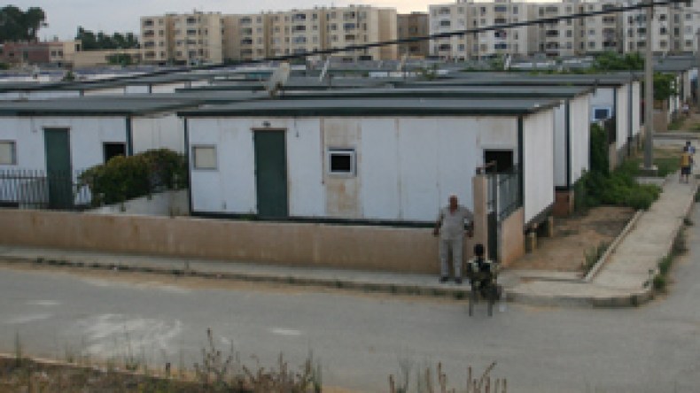 05 آلاف عائلة بالعاصمة تقيم في بيوت جاهزة