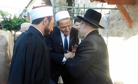 To foster a “French Islam”, Imams in France take pictures with Netanyahu and don’t prohibit liquor trading