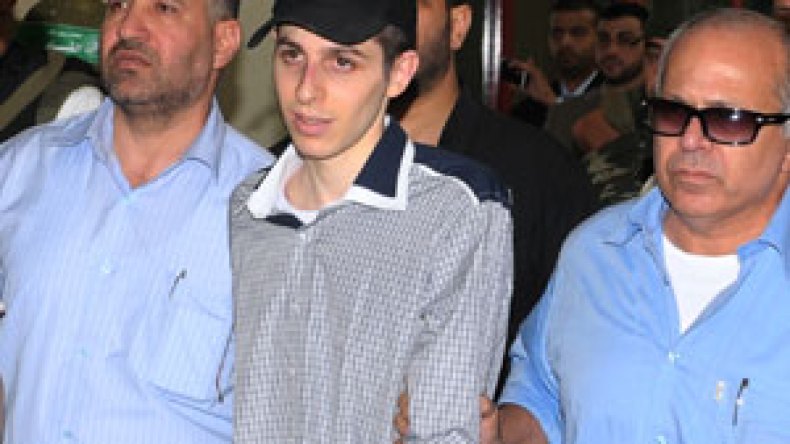 أسرار شاليط وصفقات سلاح قادمة إلى غزة