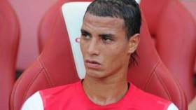 فينغر “يهين” الشماخ