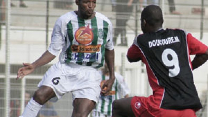 شاميني يقاطع التدريبات ويطالب بمستحقاته