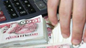 تراجع الدينار يورّط المتعاملين ويريح الحكومة!