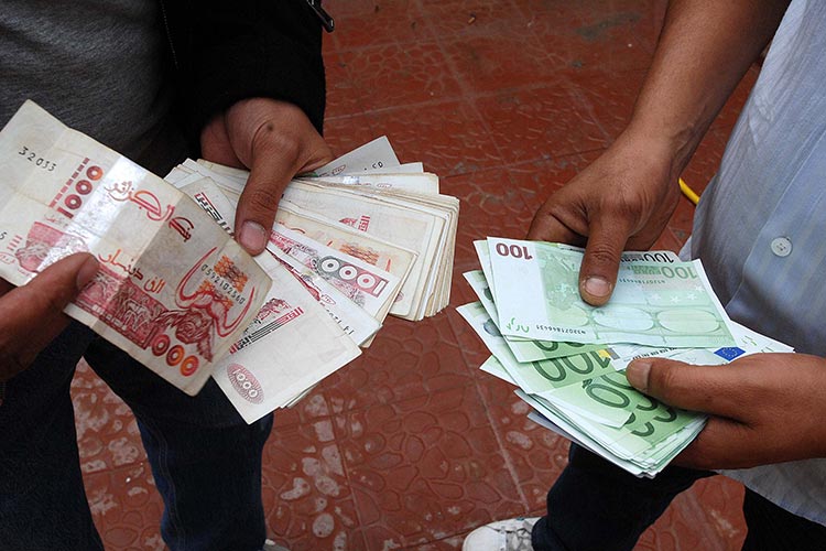 Algeria: “Hard currency market on the rebound and informal activities competing Banks”