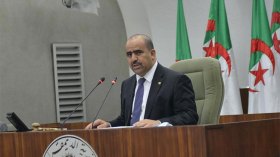 فليخسأ المتطاولون على الرسول الأعظم