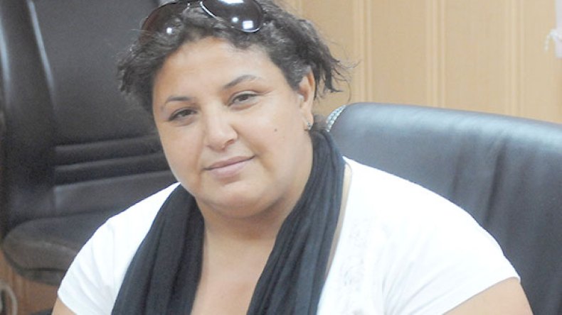 الفنانة صفية تيغزرت تناشد ميهوبي فتح تحقيق في “المافيا الفنية” في بجاية