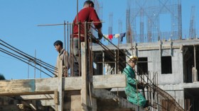 فرص العمل في تراجع والنساء والصينيون في قفص الإتهام