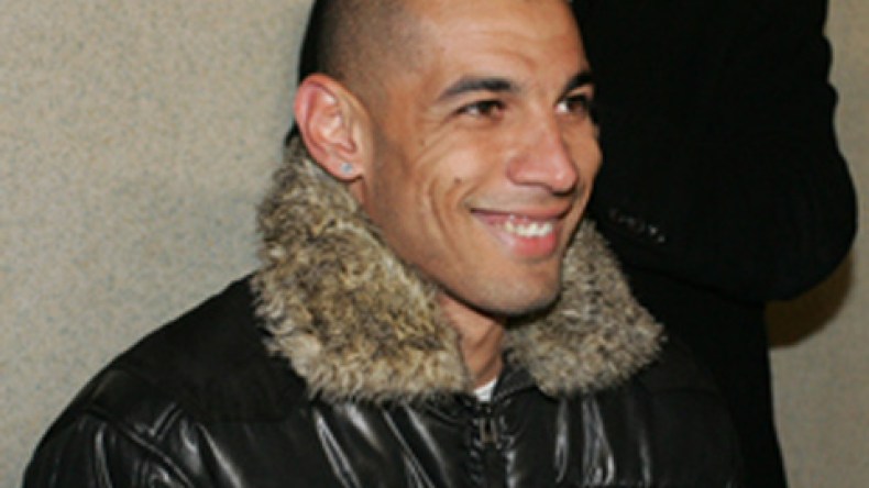 شاوشي  يفجر  أزمة  بين  الوفاق  والمنتخب  الوطني