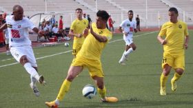 ياحي يجدد الثقة في جيجيو والأنصار يطالبون بالتدارك