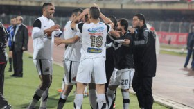 الشلف وسطيف يصنعان الاثارة وخمس أندية تصارع لاجل البقاء