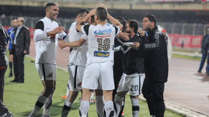 الشلف وسطيف يصنعان الاثارة وخمس أندية تصارع لاجل البقاء