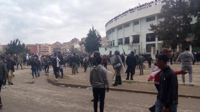 جرحى.. توقيف 25 شخصا ورئيس “الفيلاج” يستقيل