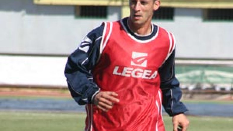 جميل يصف شراد “بالخائن” وانقسامات في وسط العميد