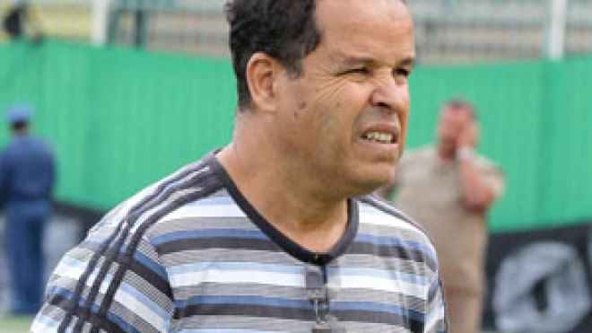 شارف‮ ‬يوافق‮ ‬على‭ ‬استقدام‮ ‬يونس