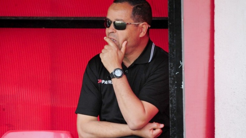 شارف يقترب من تدريب العميد الموسم القادم ويعد بجلب دوخة وبلقروي