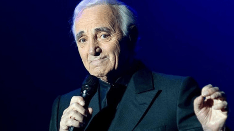 “شارل أزنافور” يحطم الرقم القياسي بغنائه بالأمازيغية مع إيدير