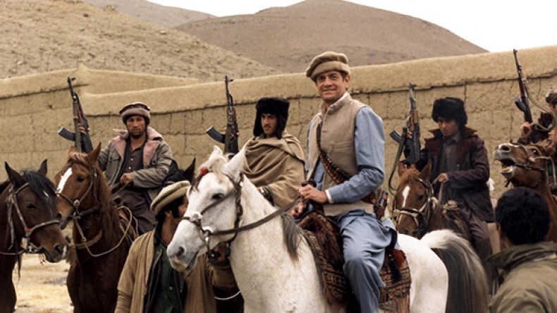 تشارلي ولسون… عضو الكونغرس الذي تصدّر صفوف المجاهدين!