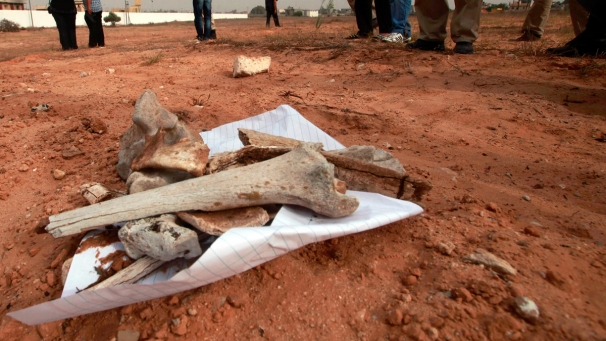 Libye: les autorités doivent enquêter pour confirmer le charnier à Tripoli