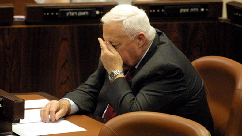 الكشف عن تفاصيل رسالة شارون إلى العاهل السعودي السابق