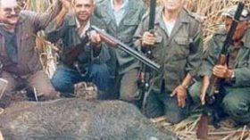 صياد يقتل صديقه ظنا منه بأنه خنزير