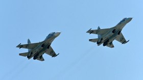Un Su-27 russe intercepte deux avions US au-dessus de la mer Noire