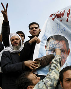 Égypte : l'opposition  a chargé El Baradei de former un nouveau gouvernement