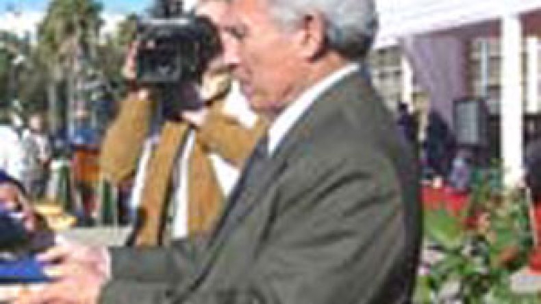 العقيد تونسي يشكر سكان القبائل على مساعدة قوات الأمن