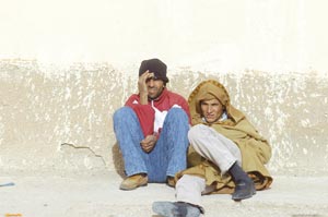 Instauration d'allocations pour les jeunes contractuels: 12mille dinars pour les universitaires et 8mille dinars pour les diplômés des instituts de formation professionnelle.