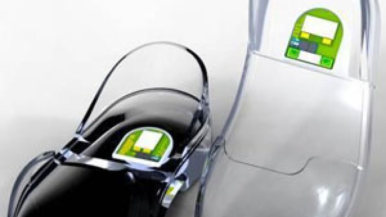 حذاء بنظام GPS يمكن الآباء من مراقبة أبنائهم عن بعد